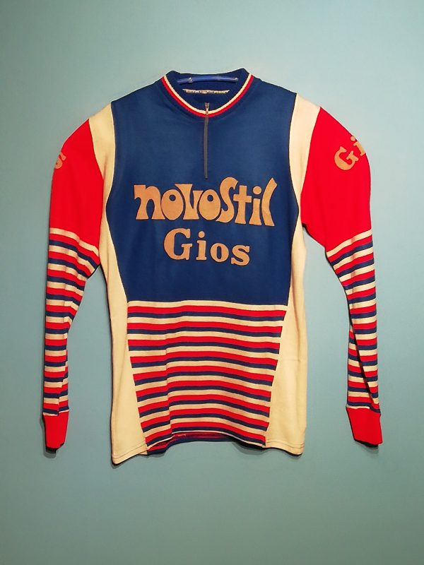 NOVOSTIL-GIOS 1977